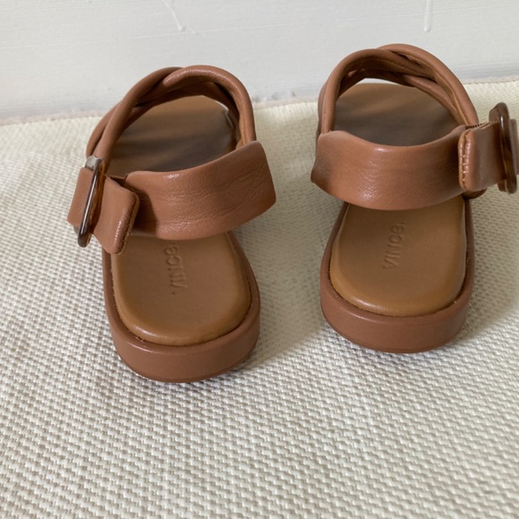 Like new Vince Women's Rexx leather Sandals in TAN with original box - Picture 4 of 10